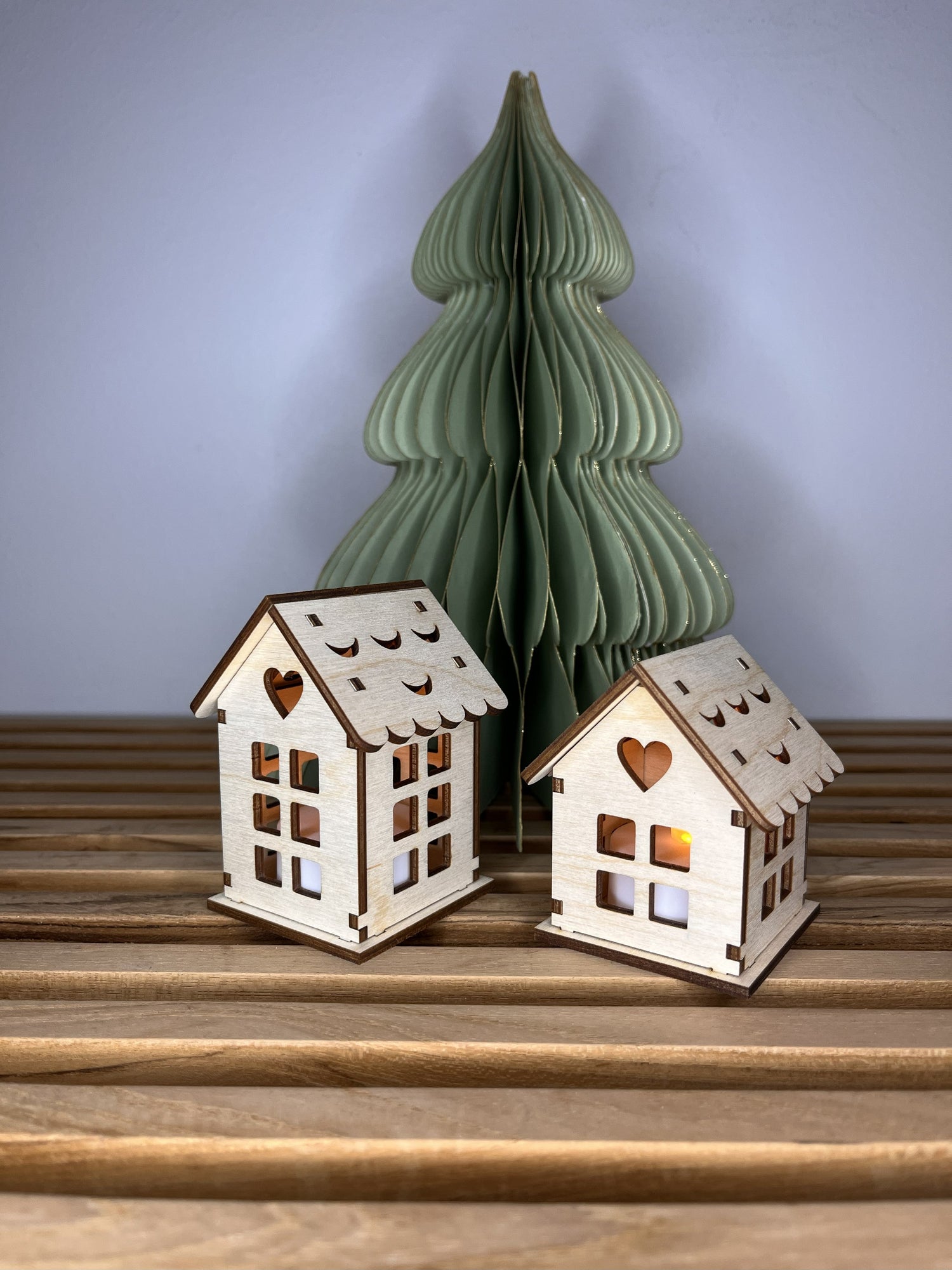 Dekorative lyshuse i træ